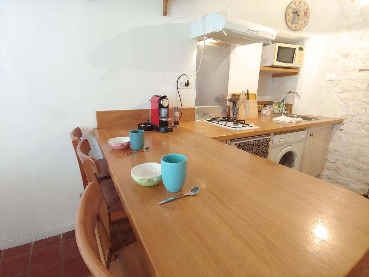 Charmante Maison Arlesienne A L'Ombre Des Arenes, De 2 A 5P Bagian luar foto
