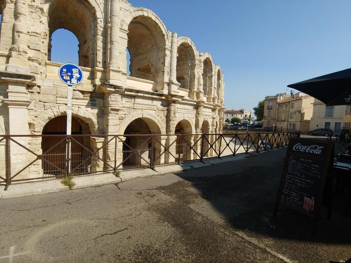 Charmante Maison Arlesienne A L'Ombre Des Arenes, De 2 A 5P Bagian luar foto