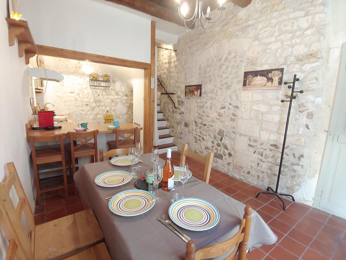 Charmante Maison Arlesienne A L'Ombre Des Arenes, De 2 A 5P Bagian luar foto