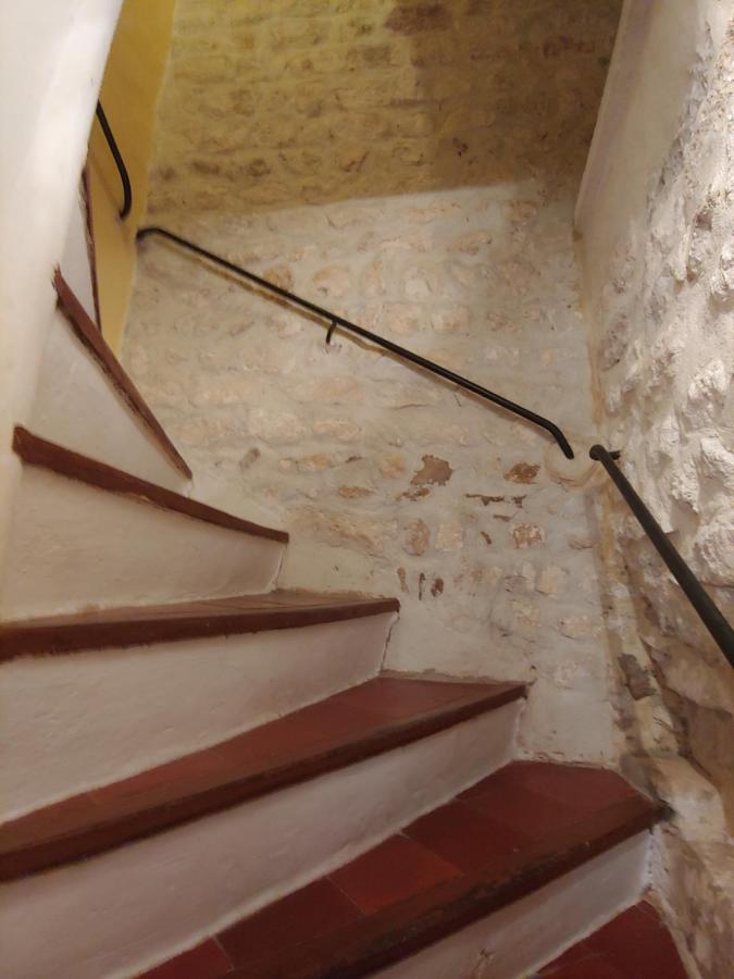 Charmante Maison Arlesienne A L'Ombre Des Arenes, De 2 A 5P Bagian luar foto