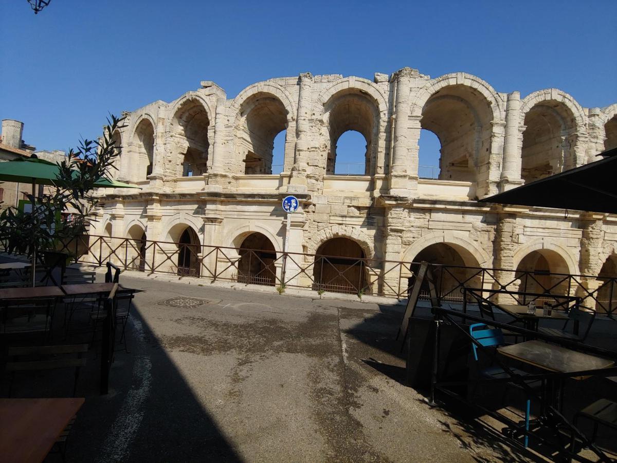 Charmante Maison Arlesienne A L'Ombre Des Arenes, De 2 A 5P Bagian luar foto