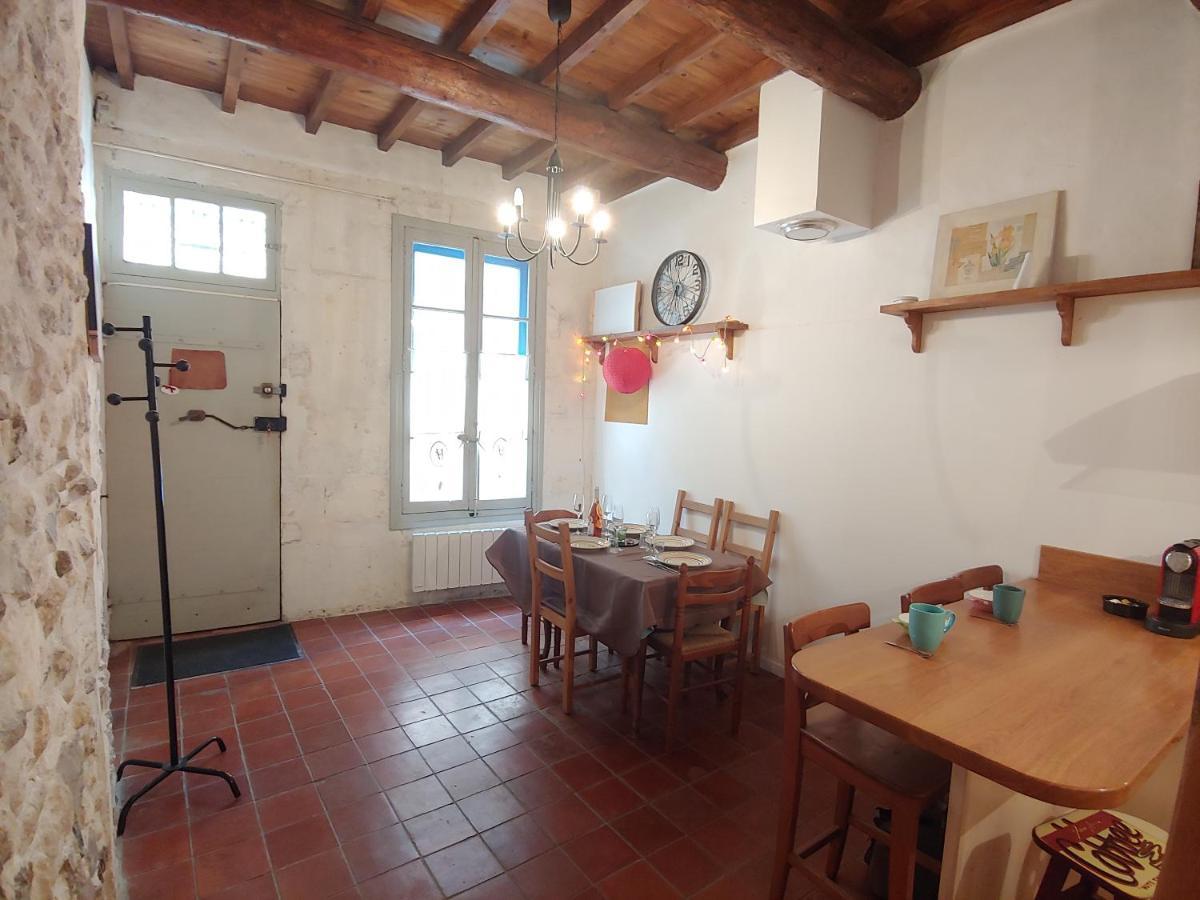 Charmante Maison Arlesienne A L'Ombre Des Arenes, De 2 A 5P Bagian luar foto