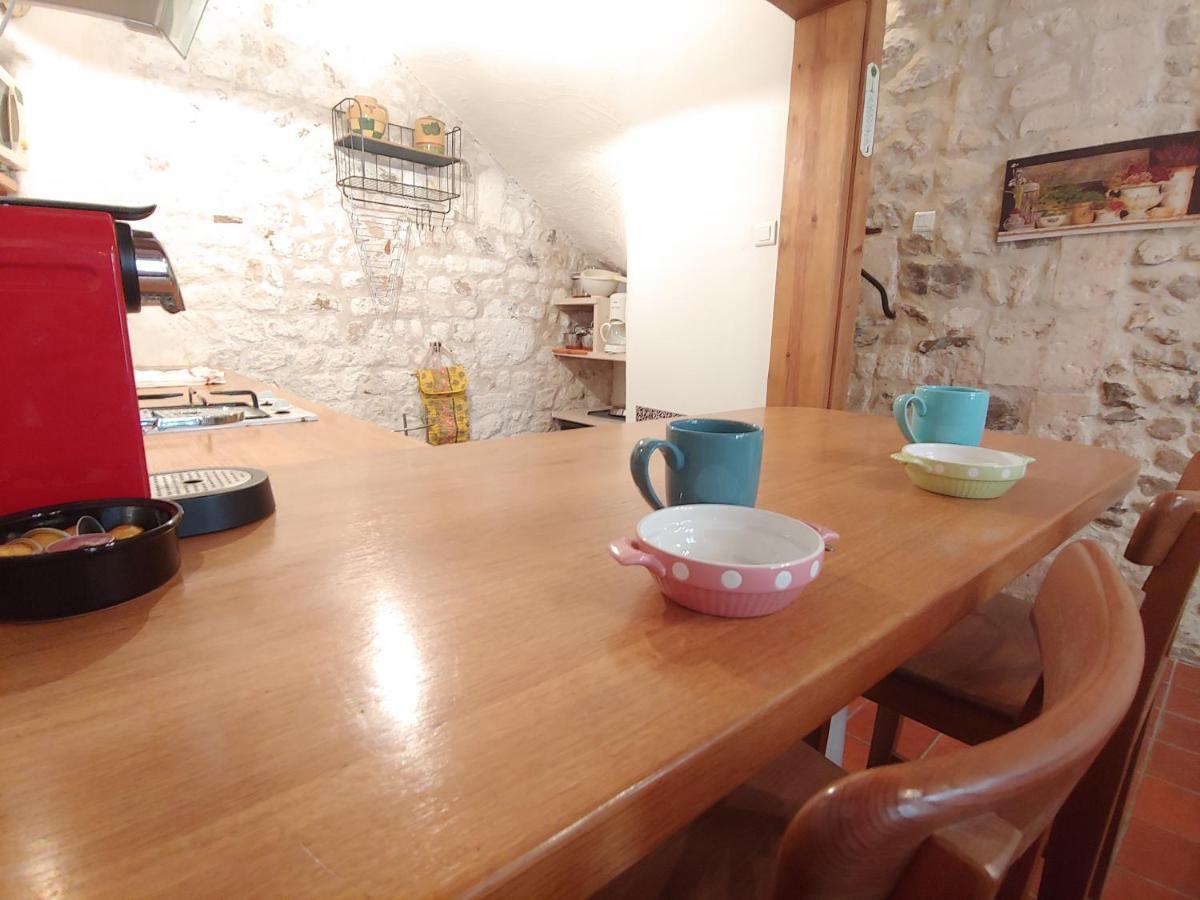 Charmante Maison Arlesienne A L'Ombre Des Arenes, De 2 A 5P Bagian luar foto