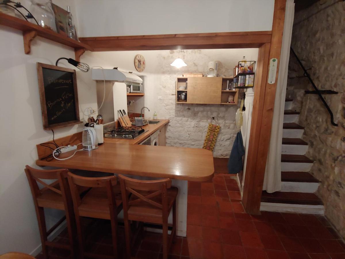 Charmante Maison Arlesienne A L'Ombre Des Arenes, De 2 A 5P Bagian luar foto